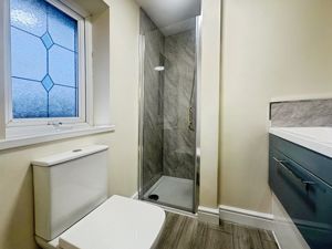 En-Suite- click for photo gallery